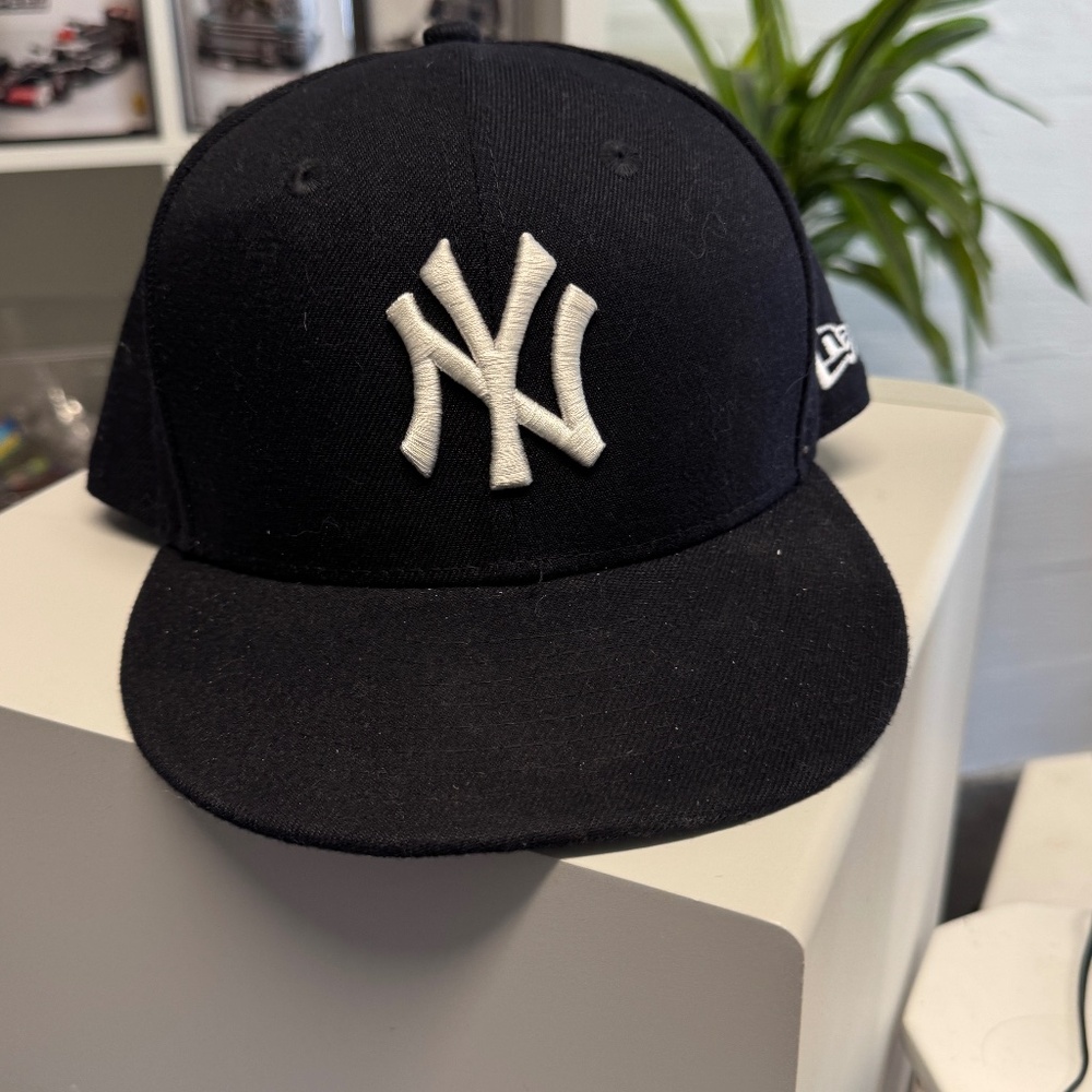 Classic Snapback New York Yankees Hat - OSFM